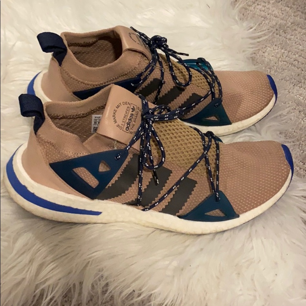 Adidas Women’s sneakers